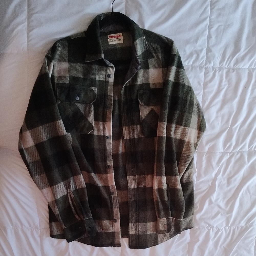 Authentic Wrangler Olive and Cream Plaid Fleece Shirt/Jacket - Medium